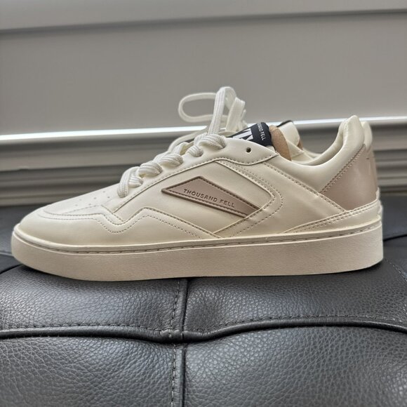NWOT Thousand Fell Women’s White Laced Court Sneakers Size 7 - Picture 6 of 8